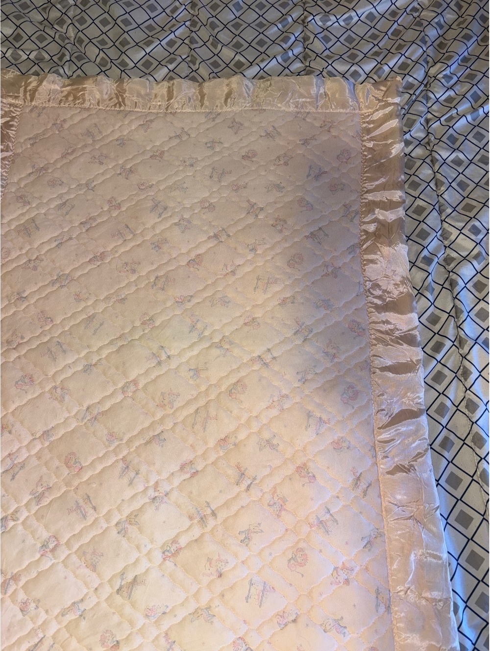 Vintage Pink Floral Animal Diamond Quilted Baby Blanket Silky Satin Trim 45x33